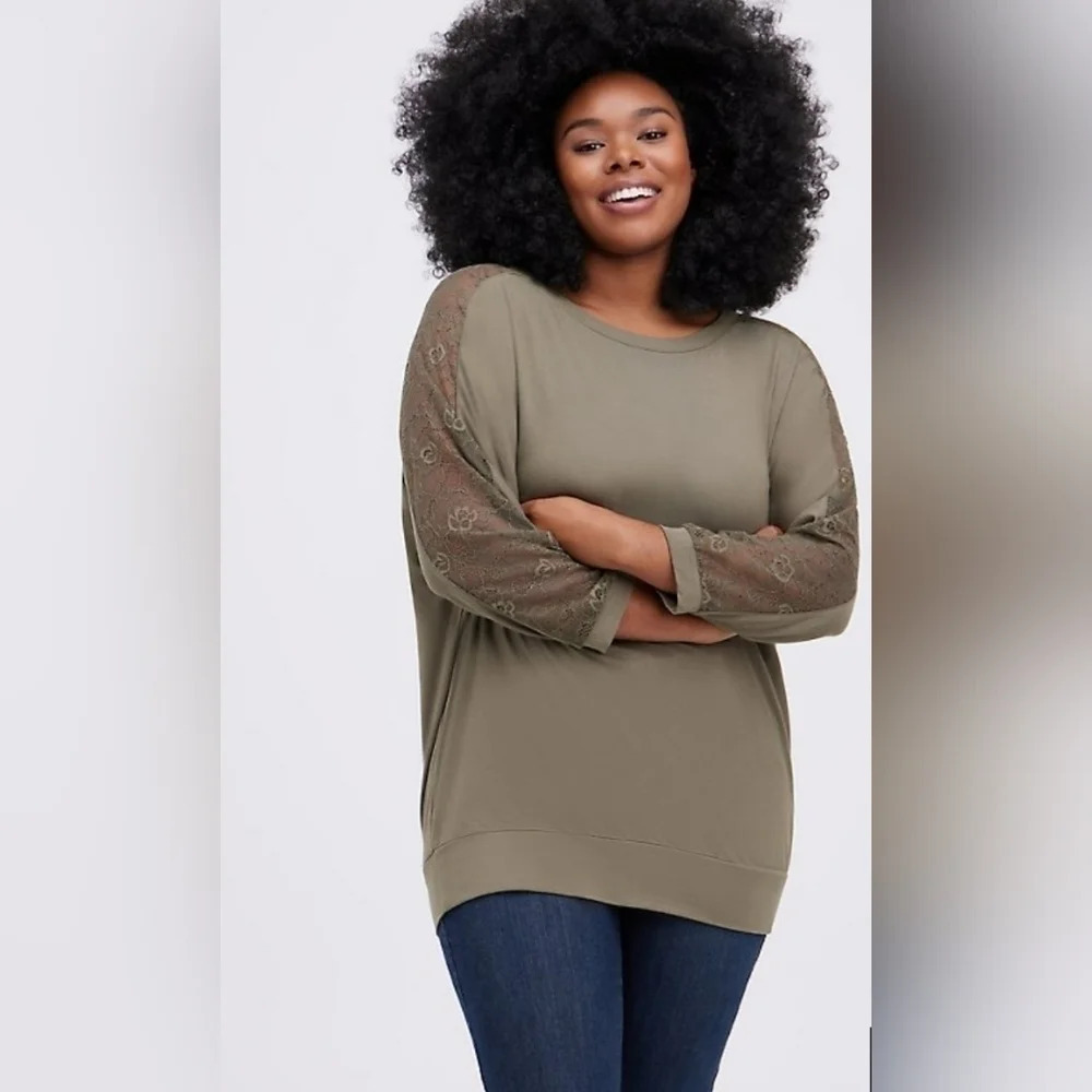 SUPER  SOFT LACE INSET SLEEVE DOLMAN TOP - Picture 2 of 8